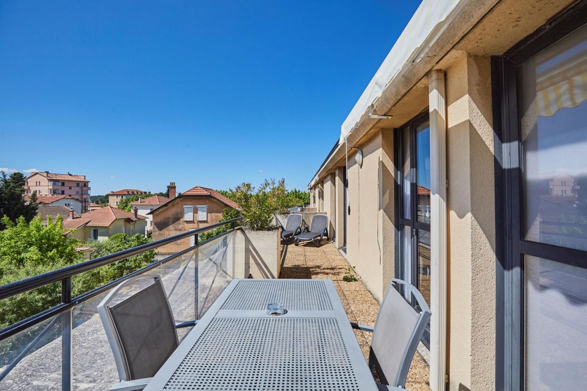 Appart Hotel Odalys City Aix En Provence Les Floridianes Aix-en-Provence Exterior photo